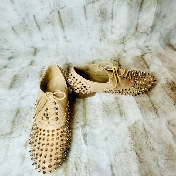 Cape Robbin Gold Spikey Dress Shoe - Picture 3 of 7